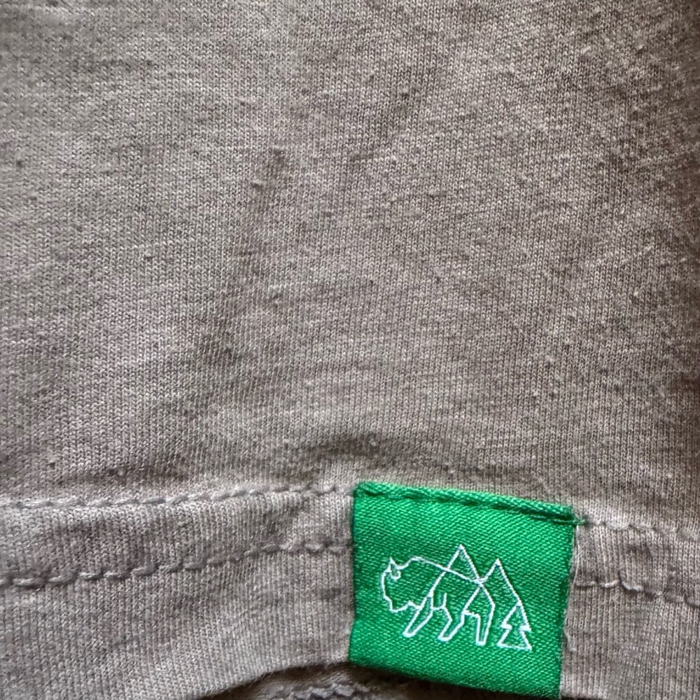 Wild Tribute Zion Canyon National Park Mountain Sun Gray Tan T-shirt Mens Medium - Picture 5 of 10